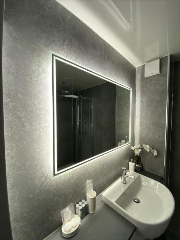 Super Prime Luxury Waterfront View Dbay By Tba Saint Davids (Fife) Exterior foto